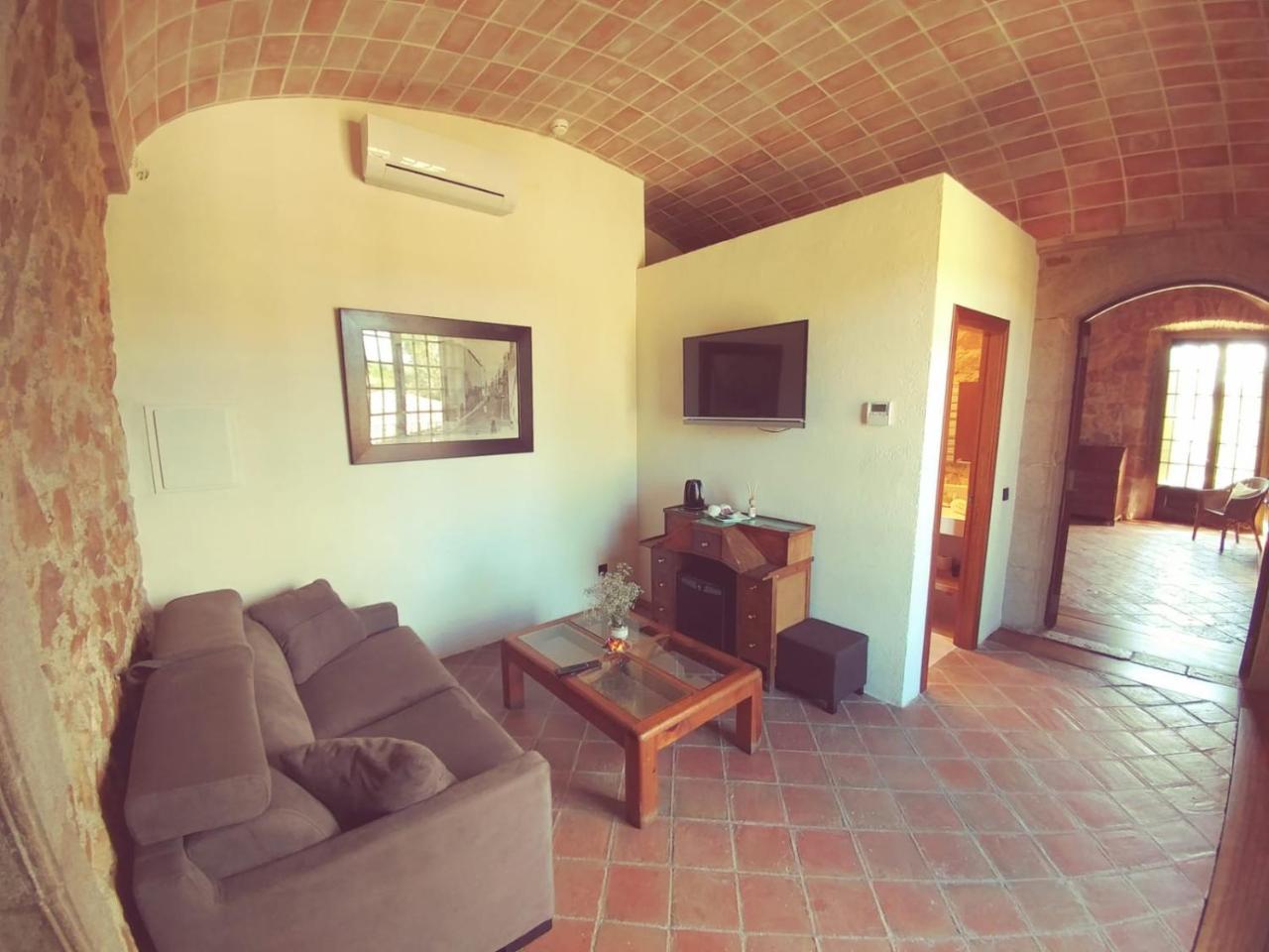 Moli De Hotel